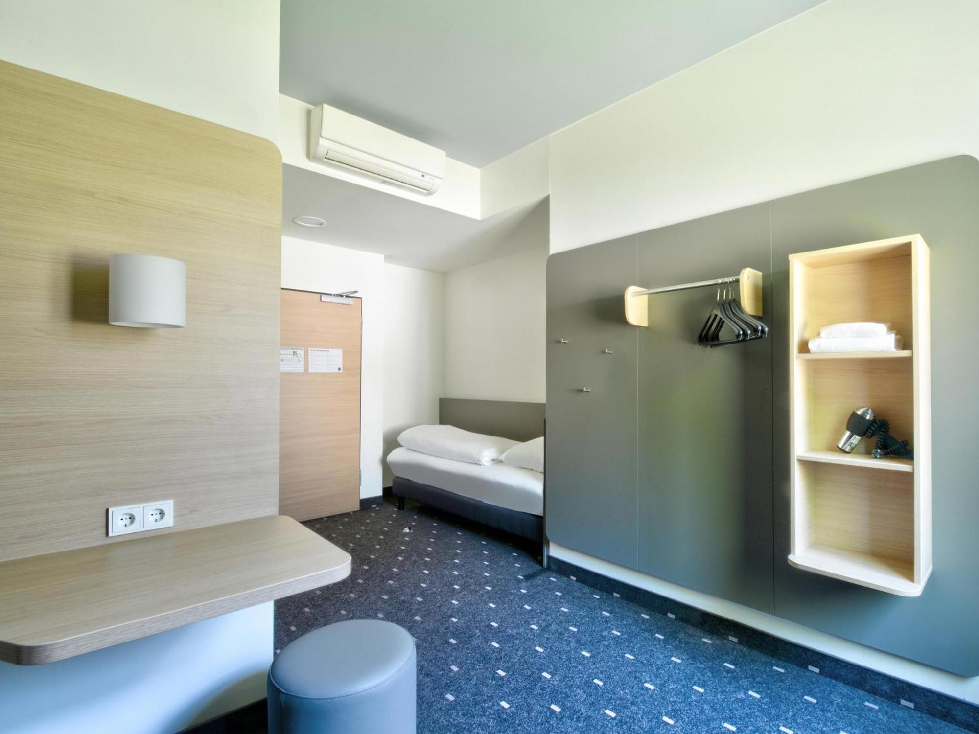 B&B Hotel Bielefeld-City ภายนอก รูปภาพ